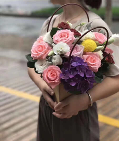 gift-bag-for-flower-bouquet