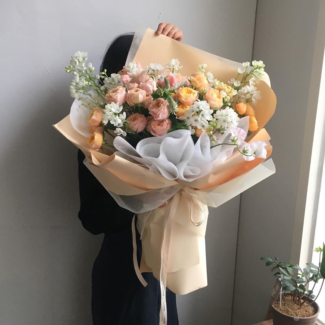 How to Gift Wrap Fresh Flowers Like a Pro? - BBJ WRAPS