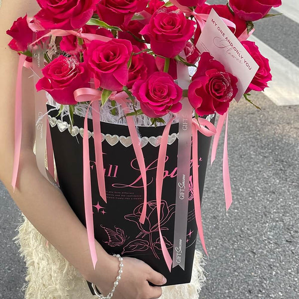 Romantic Flower Bouquet Hug Bag, 5.9 x 11.8 x 11.8 Inches – 1 Count