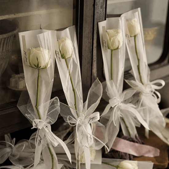 single-rose-sleeve-bouquet-bags
