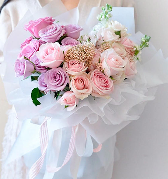 paper-wrapping-flower-bouquets